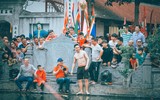 Sôi động trò chơi bắt vịt tại hội làng Vạn Phúc